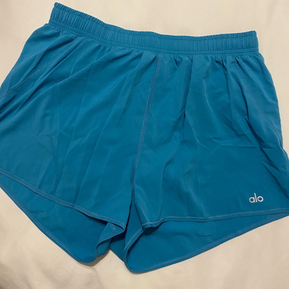 LIMITED EDITION never worn Alo running shorts
